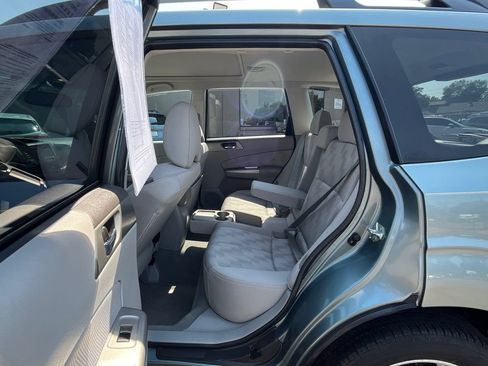 Used 2010 Subaru Forester 2.5X Premium w/ Popular Equipment Group 1A AWD/4WD image 19