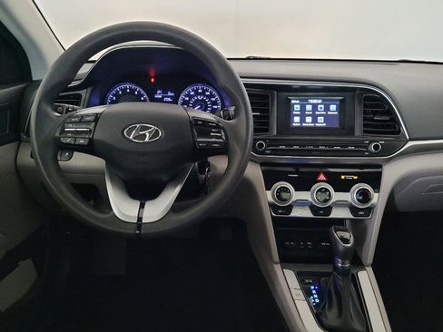 Used 2019 Hyundai Elantra SE FWD image 22