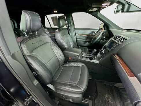 Used 2019 Ford Explorer Platinum AWD/4WD image 38