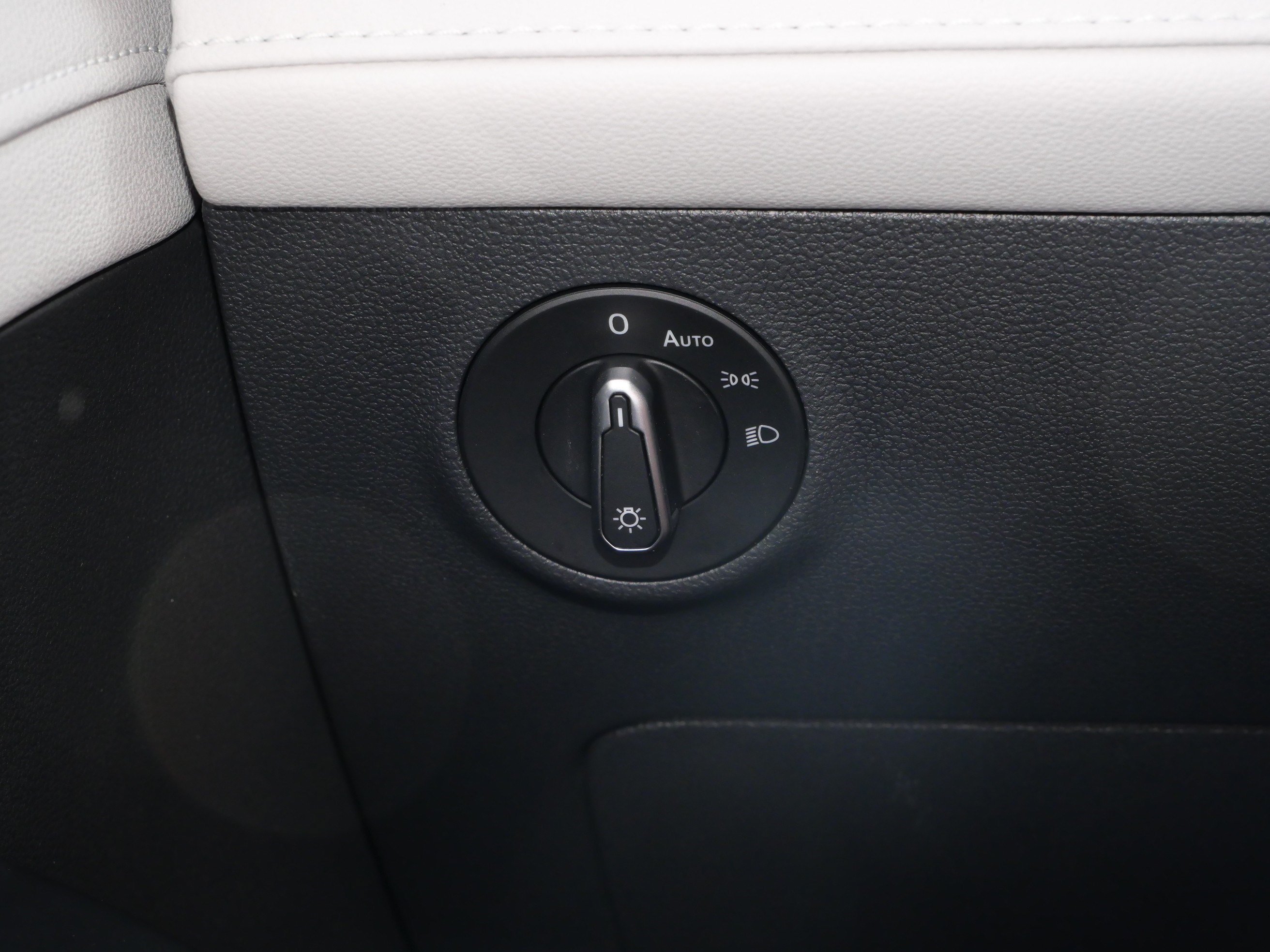 Certified 2025 Volkswagen Taos SEL AWD/4WD image 26