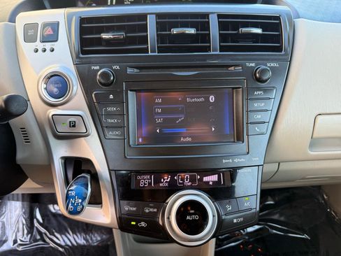 Used 2012 Toyota Prius V Five FWD image 27