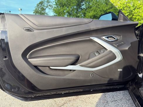 Used 2019 Chevrolet Camaro SS RWD image 23