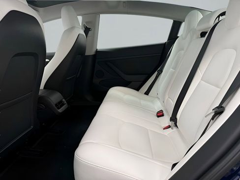 Used 2023 Tesla Model 3 Standard Range image 13