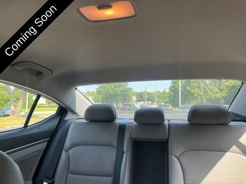 Used 2017 Hyundai Elantra Limited FWD image 14