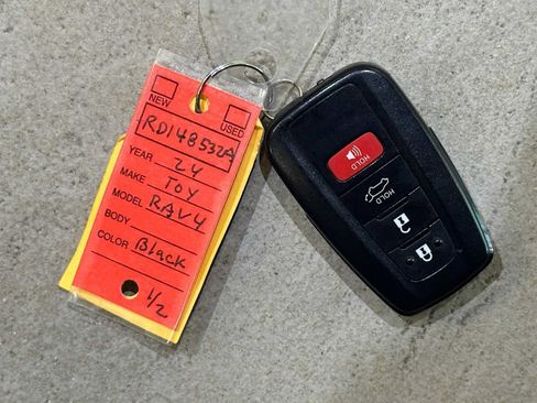 Certified 2024 Toyota RAV4 SE w/ Convenience Package image 34