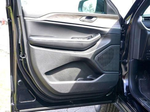 New 2026 Jeep Grand Cherokee Altitude RWD image 20