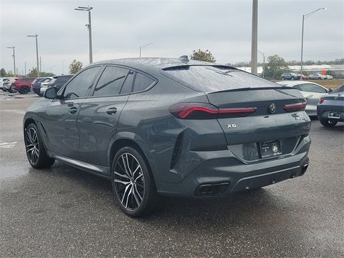 Used 2022 BMW X6 M50i image 3