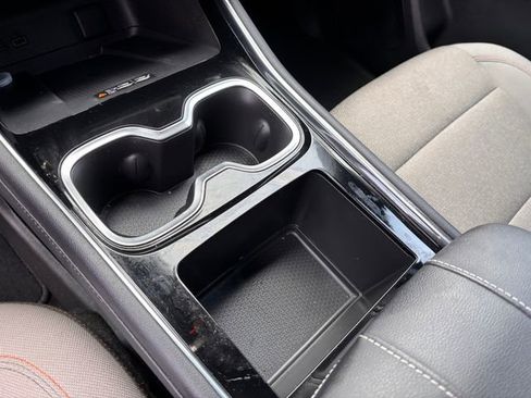 Used 2025 Chevrolet Traverse LT image 22