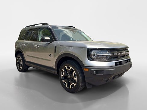 Used 2023 Ford Bronco Sport Outer Banks w/ Tech Package AWD/4WD image 8