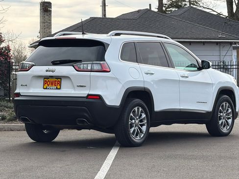 Used 2019 Jeep Cherokee Latitude Plus w/ Comfort/Convenience Group image 4