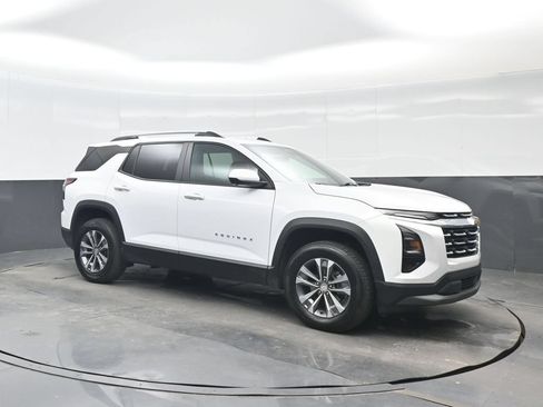 Used 2025 Chevrolet Equinox LT w/ Convenience Package II FWD image 8
