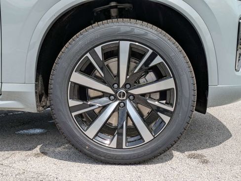 New 2026 Volvo XC90 B5 Core image 11
