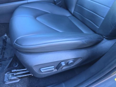 Used 2023 Toyota Highlander XLE image 37