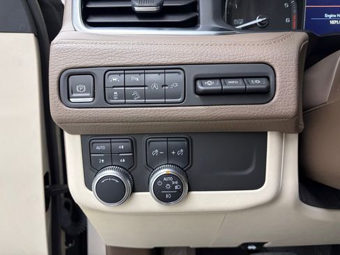 Used 2021 GMC Yukon Denali w/ Advanced Technology Package AWD/4WD image 22