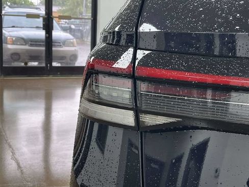 Used 2025 Volkswagen Taos SE FWD image 10
