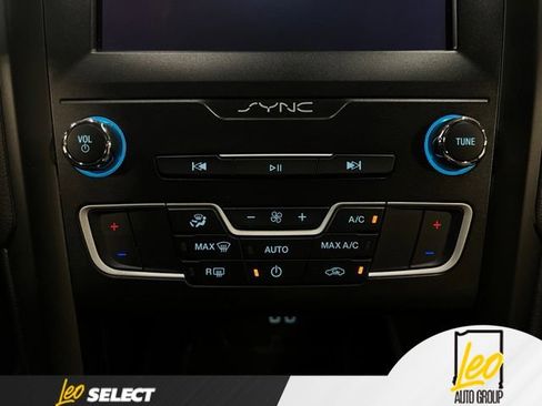 Used 2020 Ford Fusion SE w/ Equipment Group 151A FWD image 14