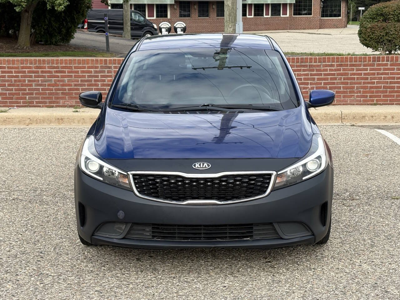 Used 2017 Kia Forte LX FWD image 3
