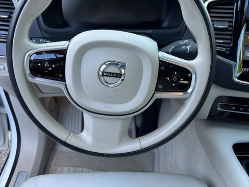 Used 2016 Volvo XC90 T6 Momentum w/ Momentum Plus Package AWD/4WD image 9
