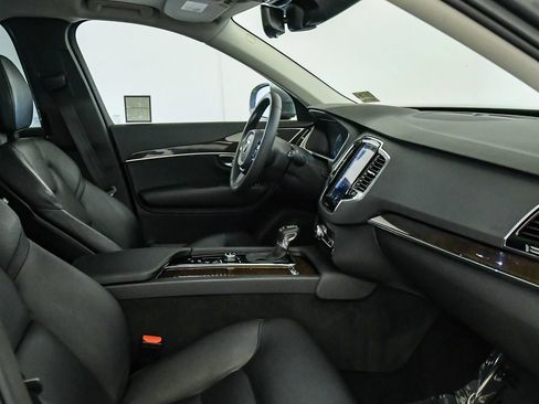 Used 2016 Volvo XC90 T6 Momentum w/ Momentum Plus Package AWD/4WD image 16