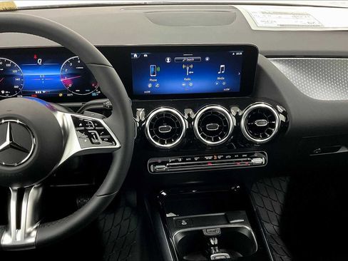 New 2026 Mercedes-Benz GLA 250 image 6