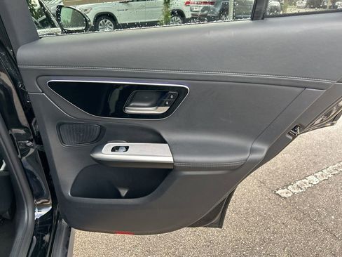 Used 2024 Mercedes-Benz GLC 300 4MATIC image 40