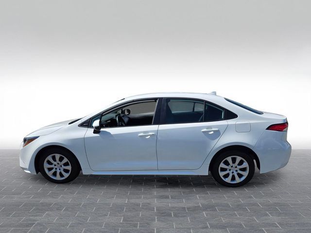 Used 2024 Toyota Corolla LE FWD image 4