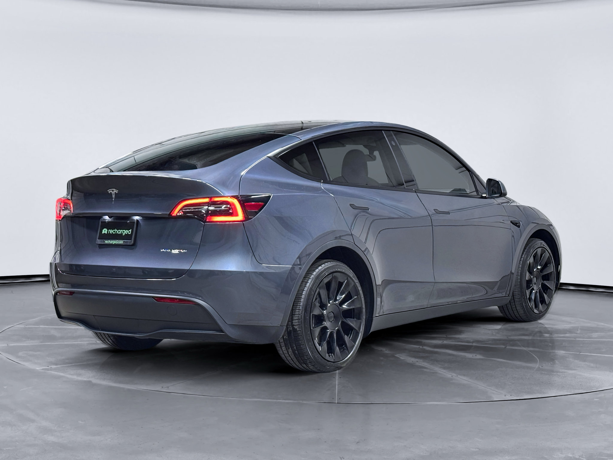 Used 2023 Tesla Model Y Long Range AWD/4WD image 3