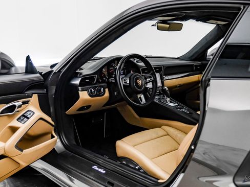 Used 2017 Porsche 911 Turbo image 31
