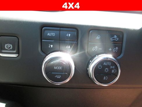 Used 2024 GMC Sierra 2500 AT4 w/ AT4 Premium Plus Package AWD/4WD image 31