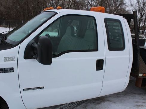 Used 2001 Ford F350 2WD SuperCab DRW Super Duty image 12