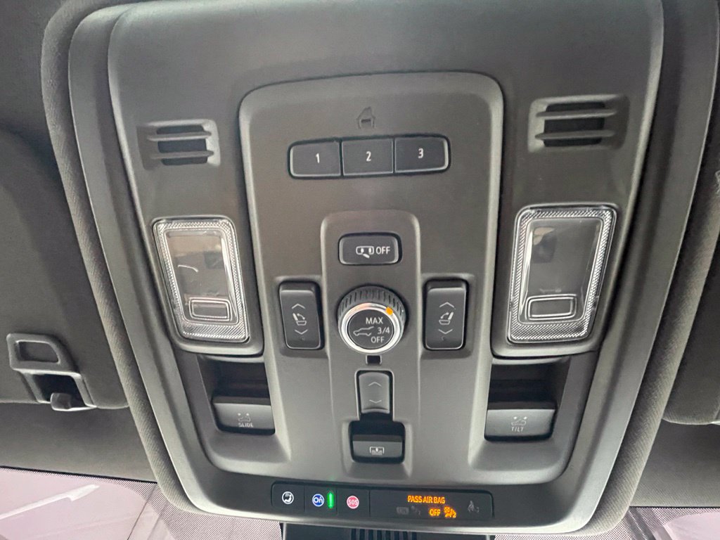 Used 2024 GMC Yukon Denali AWD/4WD image 32