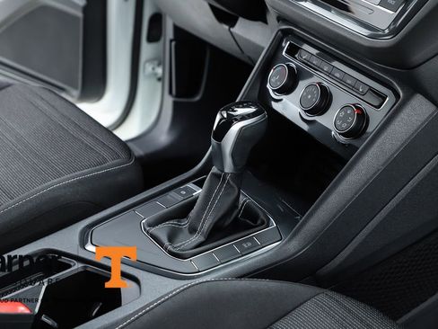 Used 2023 Volkswagen Tiguan S image 33