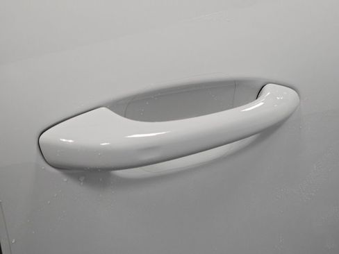 Certified 2025 Porsche Macan image 29