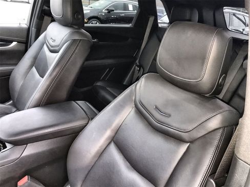 Used 2025 Cadillac XT5 Premium Luxury image 11