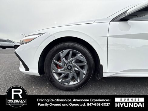 Certified 2024 Hyundai Elantra SEL FWD image 12