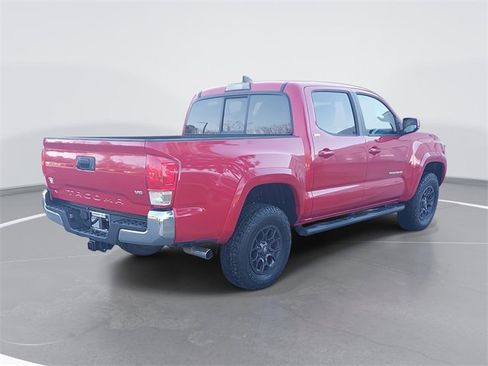 Used 2017 Toyota Tacoma SR5 w/ Tow Package image 3