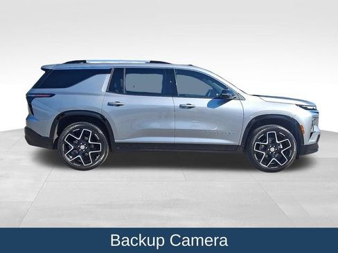 Used 2025 Chevrolet Traverse High Country w/ LPO, Floor Liner Package FWD image 9