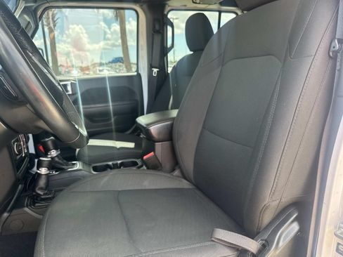 Used 2022 Jeep Gladiator Sport AWD/4WD image 14