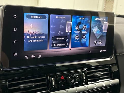 New 2026 Nissan Pathfinder SL w/ SL Premium Package image 12