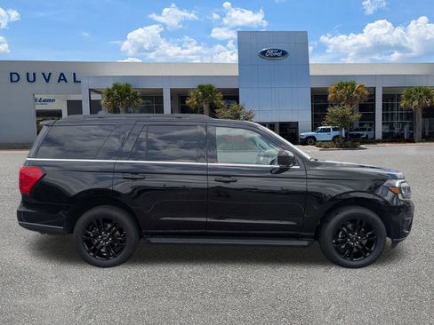 Used 2024 Ford Expedition XLT AWD/4WD image 3