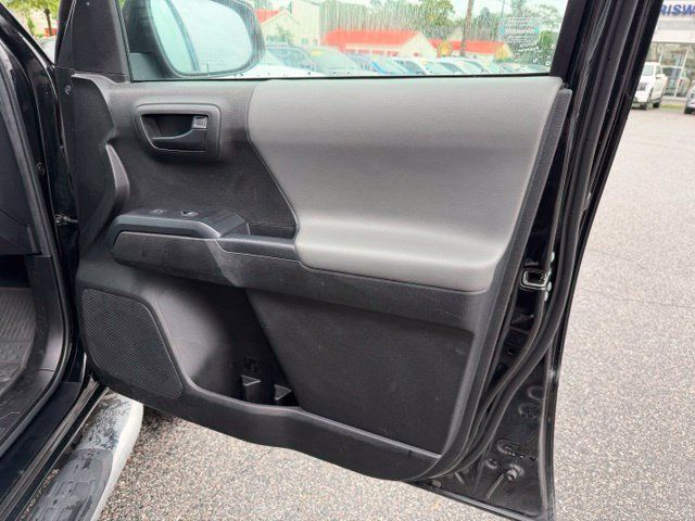 Used 2022 Toyota Tacoma SR AWD/4WD image 23