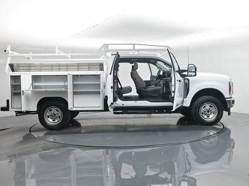 New 2026 Ford F350 XL w/ FX4 Off-Road Package image 4