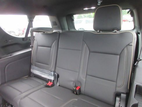 New 2026 GMC Yukon XL Elevation w/ Elevation Premium Package AWD/4WD image 13