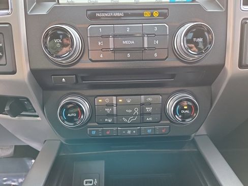 Used 2017 Ford F350 Platinum w/ Platinum Ultimate Package image 21