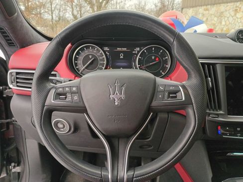 Used 2023 Maserati Levante GT AWD/4WD image 14