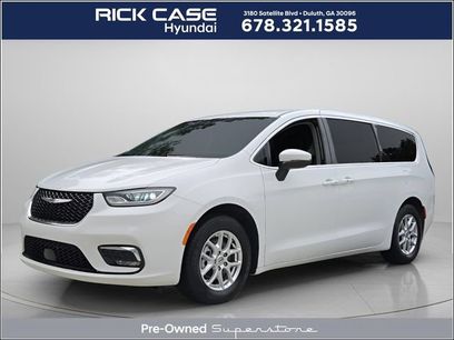 Used 2023 Chrysler Pacifica Touring-L