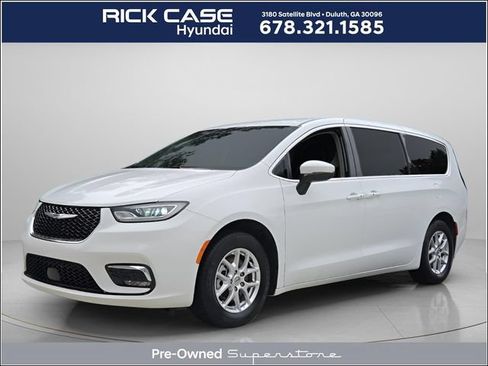 Used 2023 Chrysler Pacifica Touring-L FWD image 1
