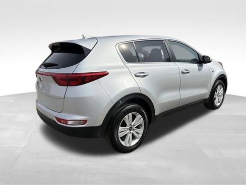 Used 2019 Kia Sportage LX image 3