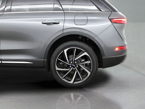 Used 2024 Lincoln Corsair Reserve w/ Equipment Group 201A image 13