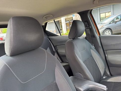 Used 2019 Nissan Kicks SV FWD image 12